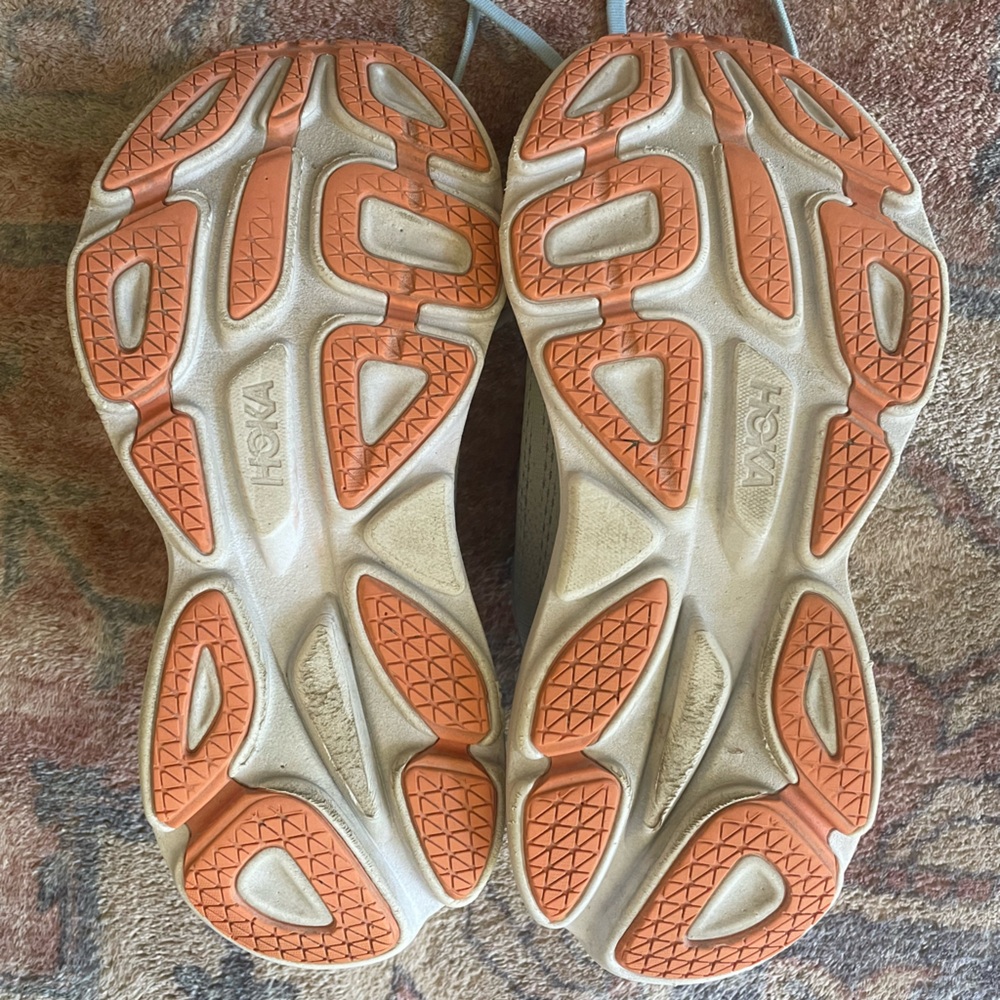 HOKA Bondi 8 - Picture 4 of 6